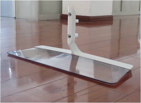 铝压铸 + 白色喷粉…